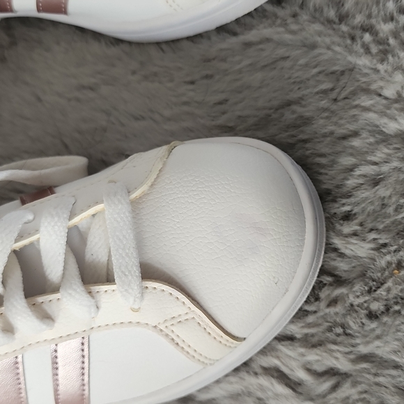 ADIDAS US size 6 rose gold stripes - Picture 5 of 5